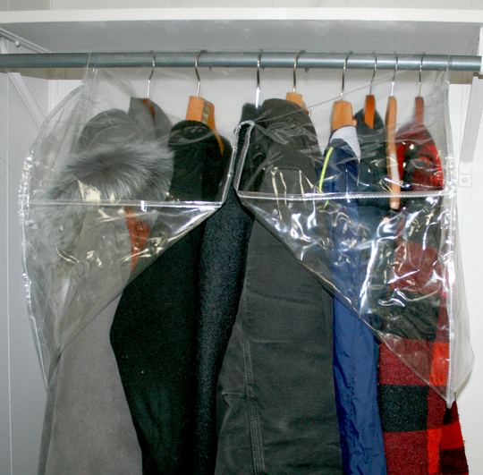 LAMINET Crystal Clear Shoulder Closet Coverette